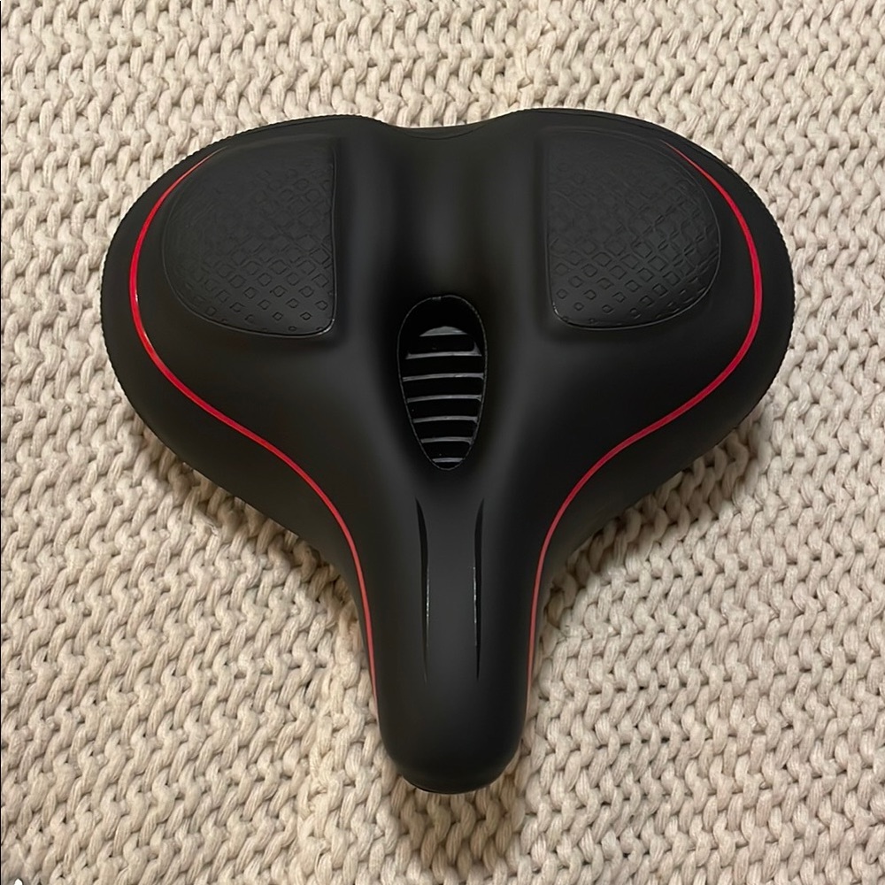 ❗️Peloton compatible bike seat❗️